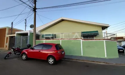 Casa padrão com 3 dormitórios na Vila Costa do Sol, São Carlos