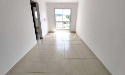 Aluguel de Apartamento Padrão com 2 dormitórios, suíte e garagem em AZULVILLE, São Carlos