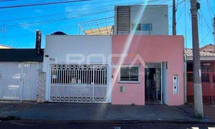 Casa de alto padrão com 2 suítes em São Carlos, no bairro Centreville