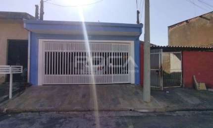 Casa padrão à venda com 3 dormitórios no bairro Cidade Aracy em São Carlos