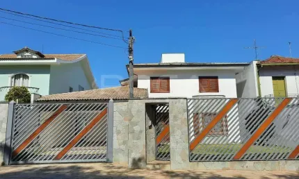 Aluguel de Sobrado com 4 Dormitórios no Centro de São Carlos