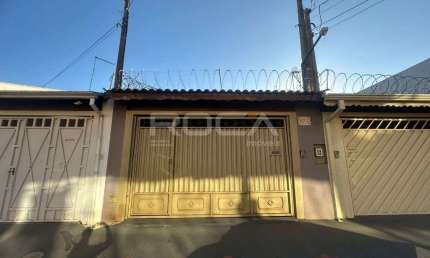 Casa padrão à venda no bairro Planalto Paraíso em São Carlos