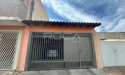 Casa à venda no bairro Planalto Paraíso em São Carlos com 3 dormitórios e churrasqueira