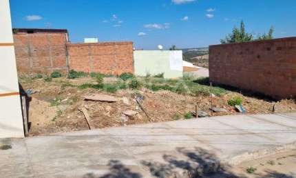 Oportunidade imperdível! Terreno padrão à venda no bairro Prolongamento Jardim das Torres em São Carlos