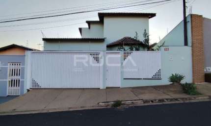 Casa à venda no Parque dos Timburis, São Carlos - 3 dormitórios, suíte, garagem coberta