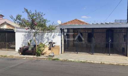 Casa espaçosa com 3 dormitórios para alugar no Centro de São Carlos
