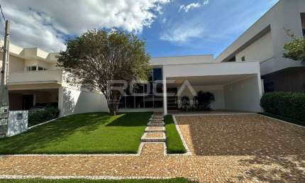 Casa de alto padrão com piscina e espaço gourmet no Condomínio Parque Residencial Damha III