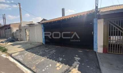 Casa Padrão à venda no Jardim Tangará, São Carlos: 2 dormitórios, garagem coberta