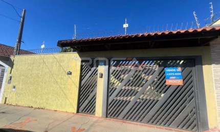 Casa à venda no Residencial Itamarati, São Carlos - 2 dormitórios e amplo quintal!