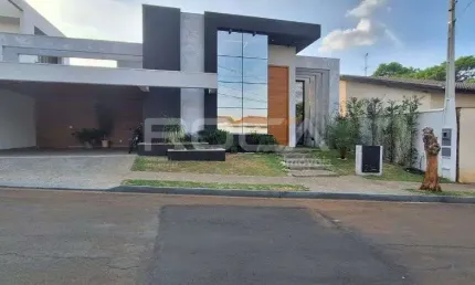 Linda Casa de 3 Dormitórios no Condomínio São Carlos 1