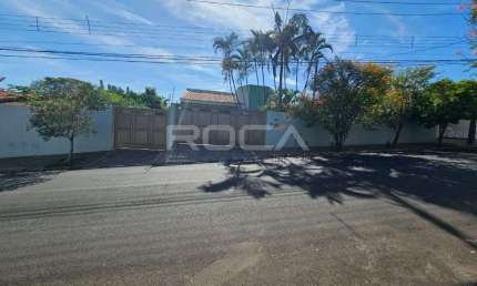 Casa de Alto Padrão com 3 Dormitórios no Jardim Cardinalli - São Carlos