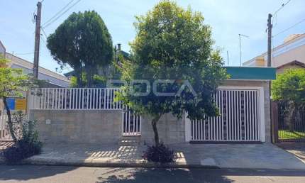 Casa padrão para alugar em Cidade Jardim, São Carlos - 2 dormitórios, suíte, 2 vagas