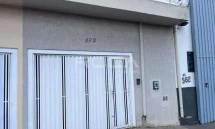 Casa padrão à venda na Vila Prado em São Carlos: 2 dormitórios, suíte e garagem coberta!