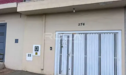 Casa Padrão à venda na Vila Prado, São Carlos - 4 dormitórios, 2 suítes