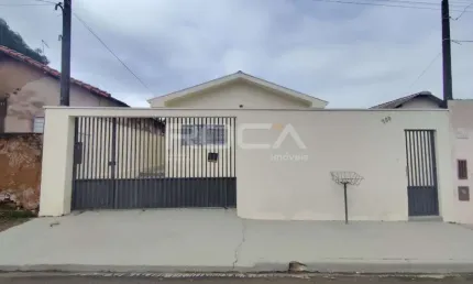 Casa Padrão para Alugar na Vila Celina, São Carlos - 2 Dormitórios, 2 Garagens