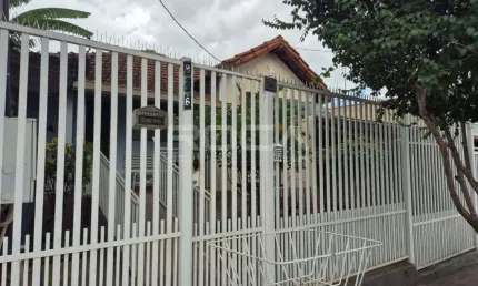 Casa com 2 quartos à venda na Rua Rafael de Abreu Sampaio Vidal, 828, Centro, São Carlos