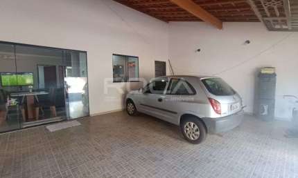 Casa à venda no bairro Planalto Verde em São Carlos: 2 dormitórios, aquecedor solar e móveis planejados!