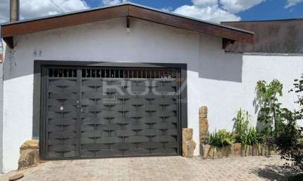 Charmosa casa de 2 dormitórios no bairro Douradinho em São Carlos!