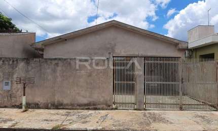 Casa Padrão com 3 Dormitórios em São Carlos - Parque Residencial Maria Stella Faga