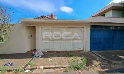 Casa padrão no Jardim Macarengo com 3 dormitórios e infraestrutura completa