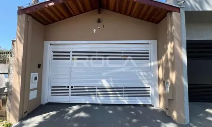 Casa à venda no Jardim Bandeirantes, São Carlos - 2 dormitórios, suíte, garagem coberta
