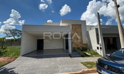 Linda Casa de 3 dormitórios no Condomínio Recanto do Sabiá em São Carlos