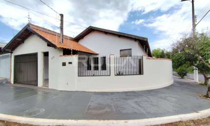 Casa Padrão com 3 Dormitórios em Residencial Samambaia, São Carlos