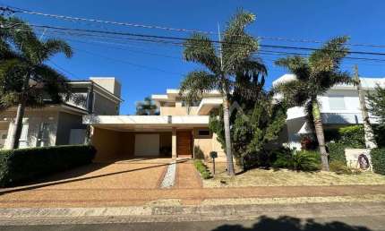Casa de alto padrão no Parque Faber Castell I em São Carlos
