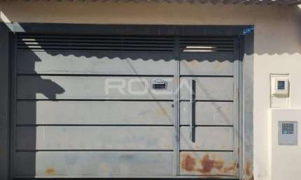 Casa padrão à venda no Cidade Aracy II, São Carlos - 2 dormitórios, garagem coberta e muito mais!