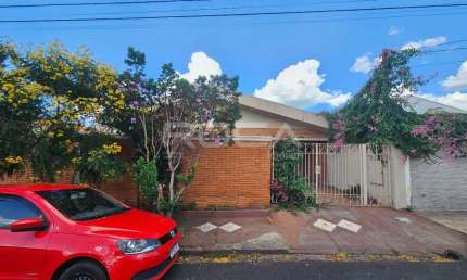 Casa à venda na Vila Deriggi, São Carlos - 3 dormitórios, suíte e garagem coberta