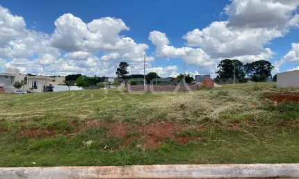Terreno à venda no Condomínio Recanto do Sabiá em São Carlos