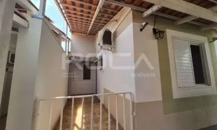 Charmosa Casa de 3 Dormitórios em Condomínio - Moradas 3, São Carlos