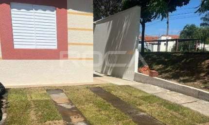 Casa à venda em Condomínio Moradas 2, São Carlos - 2 dormitórios, suíte, cozinha e garagem
