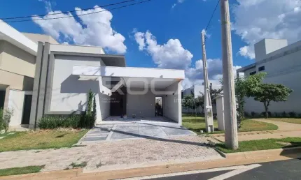 Charmosa Casa de 3 Suítes no Condomínio Village São Carlos IV