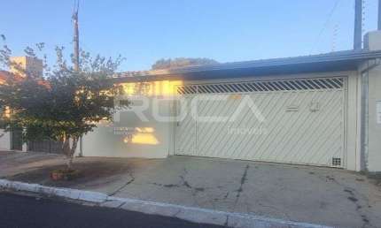 Casa à venda em Residencial Samambaia, São Carlos - 2 dormitórios e suíte!