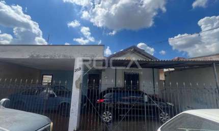 Casa à venda na Vila Marcelino, São Carlos - 2 dormitórios e 2 vagas de garagem