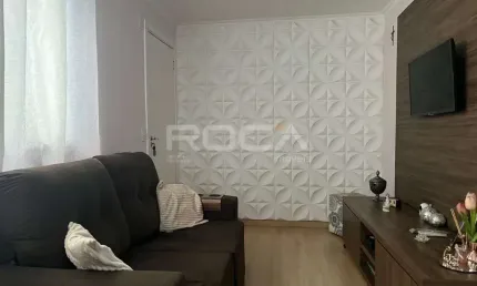 Apartamento à venda em São Carlos com 2 dormitórios e armários embutidos