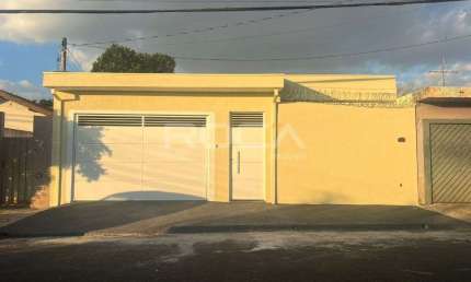 Casa de alto padrão com 3 dormitórios no Loteamento Municipal São Carlos 3