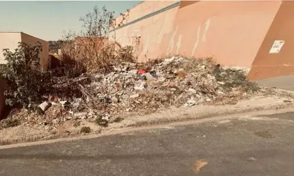 Terreno à venda no bairro cidade aracy em são carlos