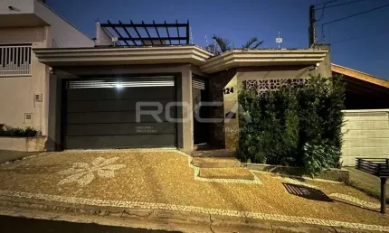 Linda Casa à Venda em São Carlos - 2 dormitórios, suíte, 2 vagas