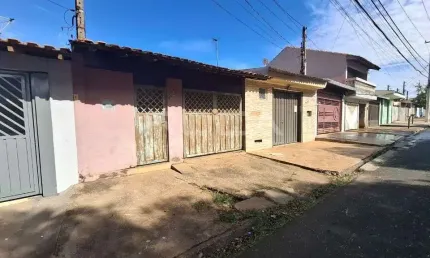 Casa à venda no Parque Sisi em São Carlos - 3 dormitórios com churrasqueira