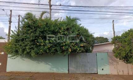 Casa Padrão à venda no Planalto Paraíso - São Carlos