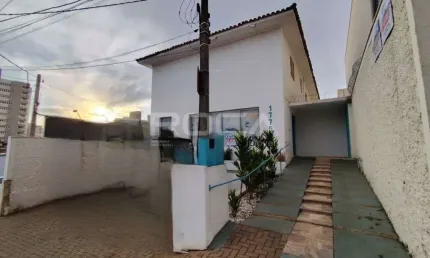 Casa Comercial de Luxo no Centro de São Carlos | 4 Dormitórios, 3 Banheiros, 3 Vagas | Venda e Locação