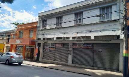 Sobrado Comercial à Venda no Centro de São Carlos | 4 Dorms, 3 Banheiros, 2 Cozinhas