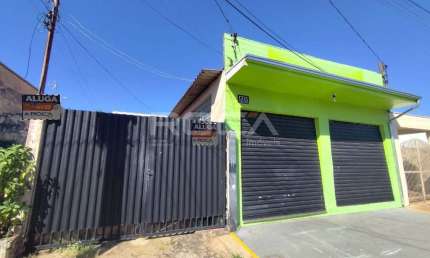 Espaçosa casa comercial com 4 dormitórios e um Salão na frente no Parque Santa Felícia Jardim