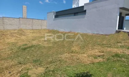 Terreno à venda no condomínio parque faber castell ii em são carlos