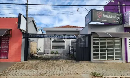 Casa comercial à venda na Vila Prado, São Carlos: 3 dormitórios, 2 banheiros, garagem