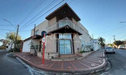 Casa Comercial à Venda na Vila Costa do Sol, São Carlos - 3 dormitórios, 3 garagens