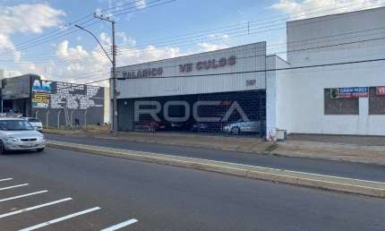 Garagem Comercial no Centro de São Carlos - Espaço Completo para Seu Negócio
