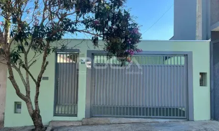 Casa padrão à venda com 2 dormitórios no Jardim Araucária, São Carlos